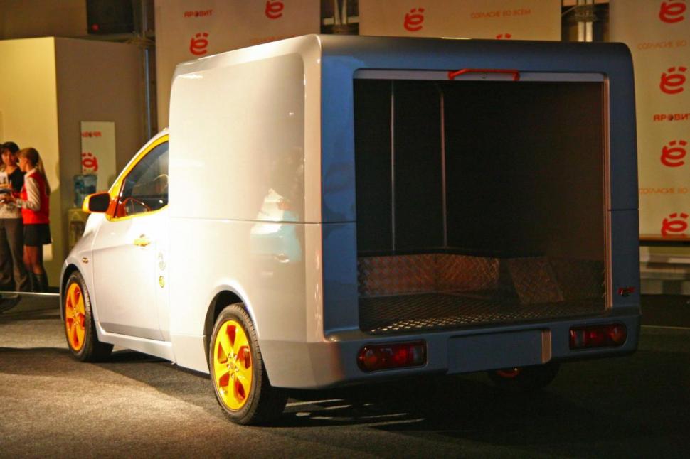 ë-AUTO prezintă trei prototipuri hibride ruseşti 84564