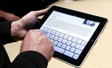 Şeful statului şi premierul lucrează pe tablete iPad