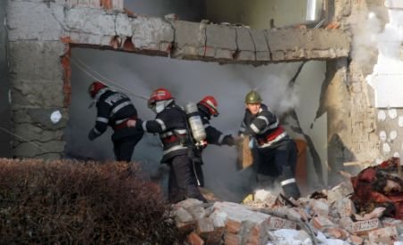 Bacău. Familiile afectate de explozie vor primi 6.000 de lei ajutor de urgenţă