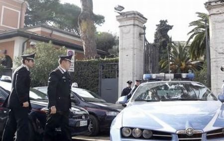Alertă în Roma: Mai multe pachete suspecte, descoperite în faţa unor ambasade