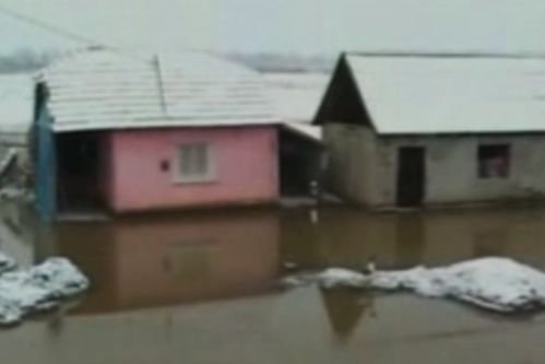 Sărbători de iarnă cu inundaţii într-o comună din Satu Mare