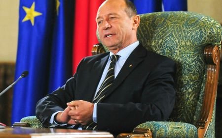 Băsescu, la învestirea şefului Statului Major General: Este esenţial ca armata să nu fie nedreptăţită