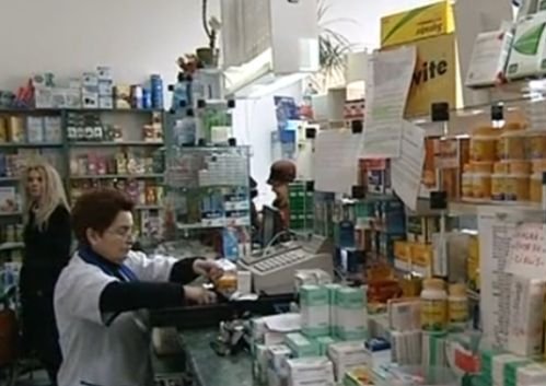 Guvernul interzice înfiinţarea farmaciilor în gări, aerogări şi mall-uri
