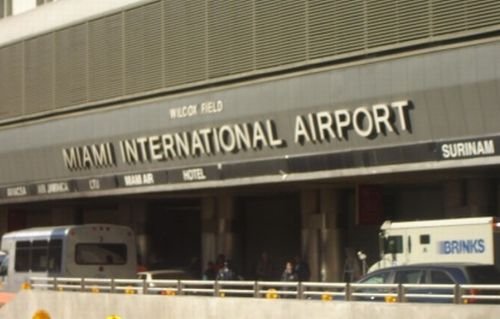Panică pe aeroportul din Miami, după ce ce o geantă cu muniţie a explodat 