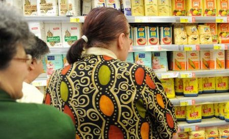 Mii de gălăţeni îşi fac cumpărăturile în Republica Moldova