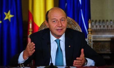 Mesajul preşedintelui Băsescu de Anul Nou : A fost un an greu. Românii să aibă încredere în puterile lor