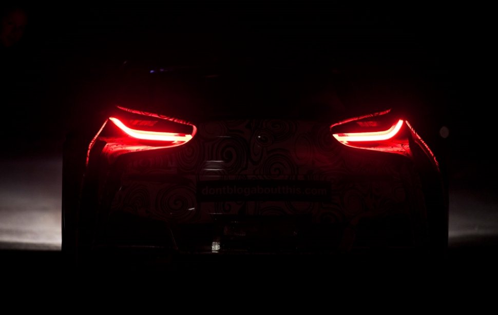 BMW Vision EfficientDynamics, filmat la Abu Dhabi fără camuflaj