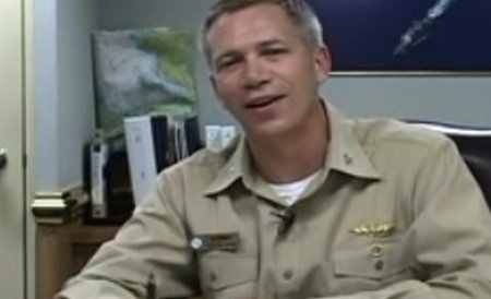 Căpitanul unui portavion american, protagonistul unui material video scandalos