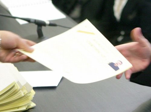 Preşedinţii CJ din Harghita, Covasna şi Mureş şi-au depus documentele pentru cetăţenia maghiară