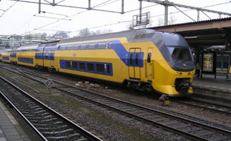 Alertă cu bombă într-un tren din Olanda: Cei 300 de pasageri au fost evacuaţi