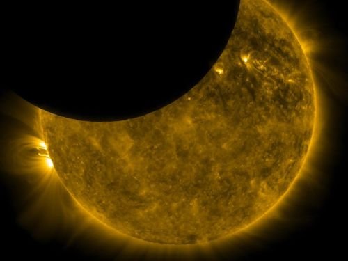 Eclipsă parţială de Soare, vizibilă şi în România timp de trei ore. Vezi etapele fenomenului