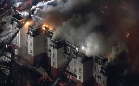 Un incendiu de proporţii a cuprins mai multe clădiri din New Jersey