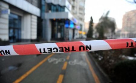 Tentativă de jaf la o bancă din Târgu Mureş. Doi bărbaţi l-au lovit pe paznic, dar nu au reuşit să fugă cu banii