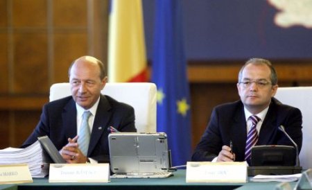 Traian Băsescu participă la şedinţa de Guvern, unde se discută despre acordul cu FMI şi aderarea la Schengen