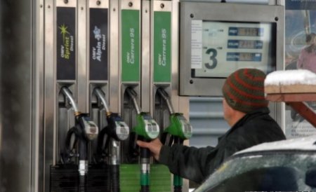 Şoferii protestează cu bani mărunţi în benzinăriile din ţară, faţă de scumpirea carburanţilor