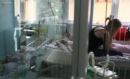 Cinci copii din Slobozia, infectaţi cu Rotavirus. Secţia de pediatrie a Spitalului Judeţean, în carantină