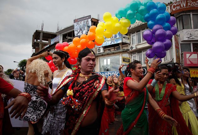 Turismul din Nepal, promovat cu nunţi pentru homosexuali la poalele Everestului