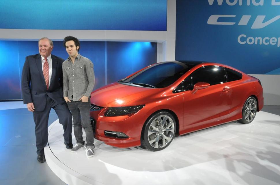 Honda surprinde audienţa de la Detroit prin conceptele Civic Si Coupe şi Civic Sedan 85891