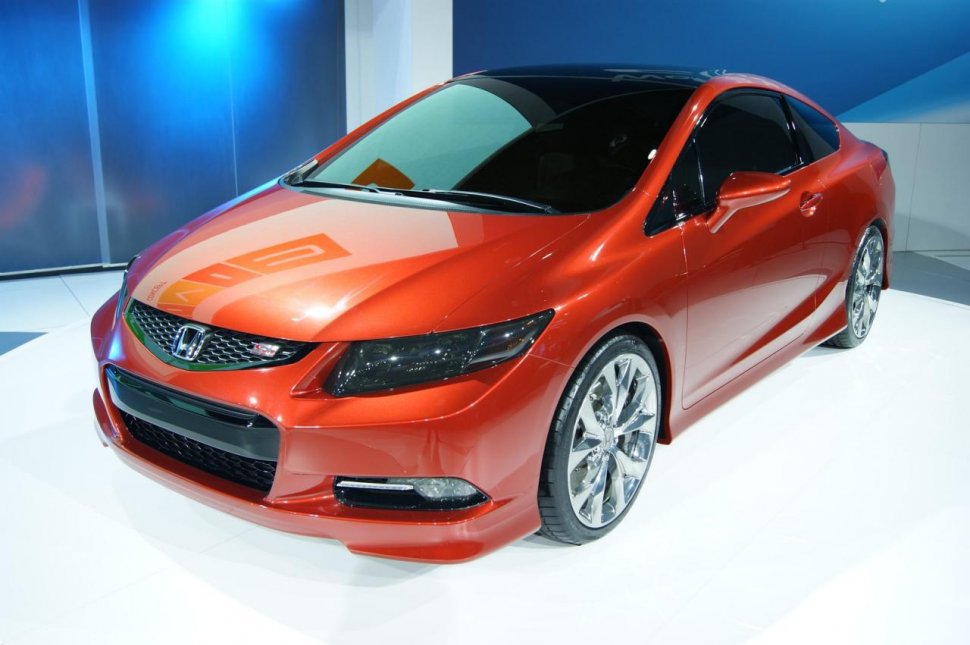 Honda surprinde audienţa de la Detroit prin conceptele Civic Si Coupe şi Civic Sedan