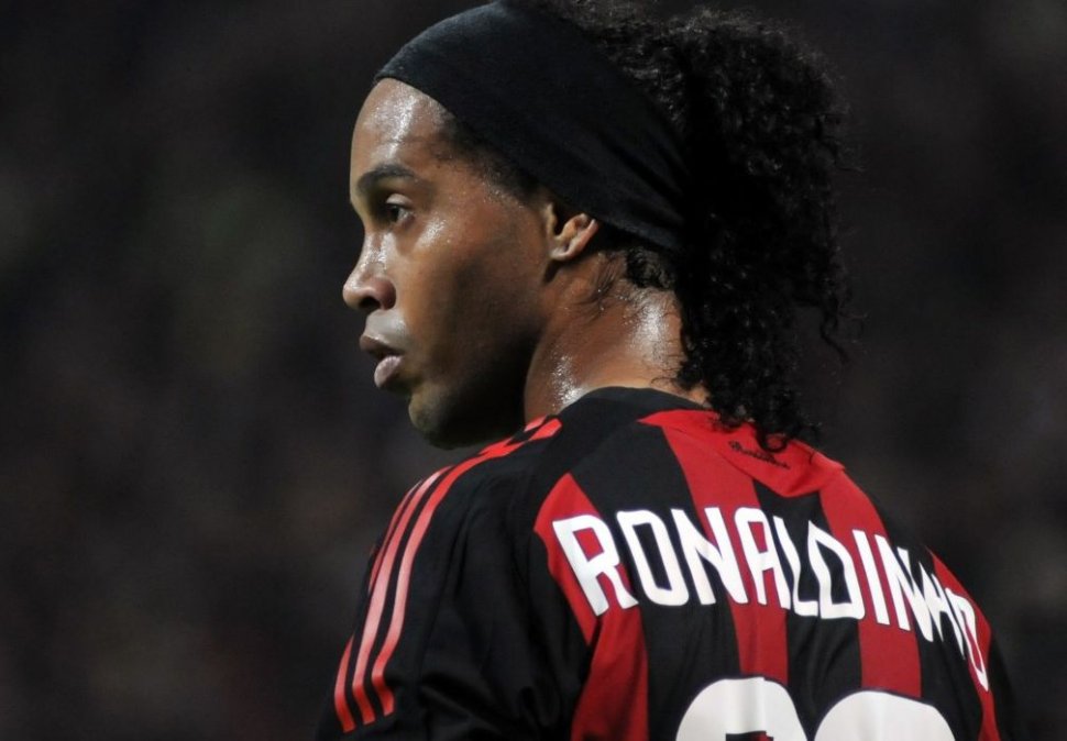 Ronaldinho pune capăt telenovelei: A semnat cu brazilienii de la Flamengo