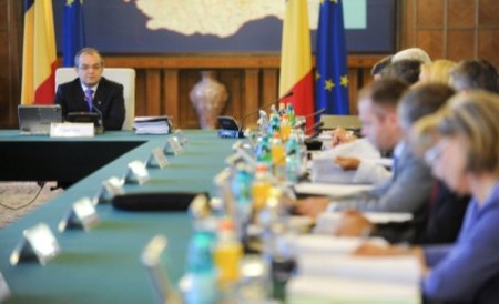 Boc i-a convocat pe Ialomiţianu şi Tabără pentru discuţii despre Codul Fiscal şi fondurile europene