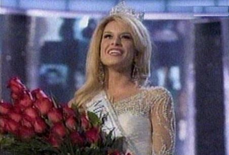 Noua Miss America are numai 17 ani. Este cea mai tânără câştigătoare din istoria concursului
