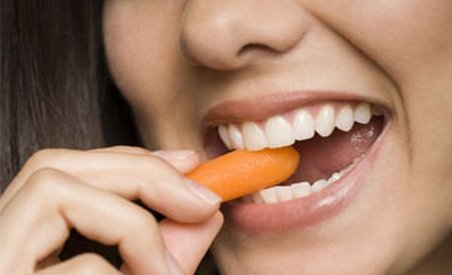 Studiu: Consumul de morcovi ne face mai frumoşi