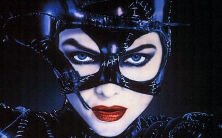 Anne Hathaway va interpreta rolul Catwoman în noul film din seria &quot;Batman&quot;