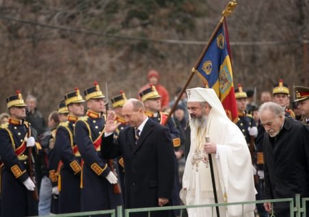 Băsescu participă la manifestările de la Focşani de ziua Unirii Principatelor Române