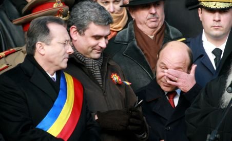 Băsescu, huiduit la Iaşi şi la Focşani: Nu vin pentru voturi, aplauze sau fluierături