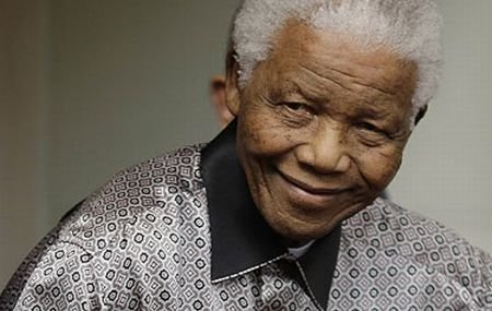 Nelson Mandela a fost internat în spital