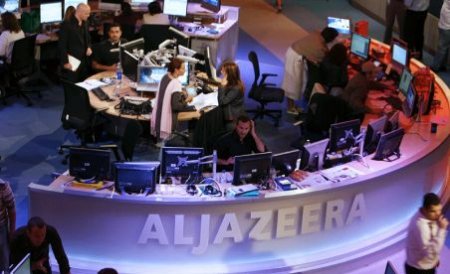 Egipt. Şase jurnalişti al postului Al-Jazeera, arestaţi pentru scurt timp