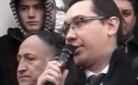 Ponta, în timpul pichetului din Piteşti: Să nu va fie frică de PDL şi Traian Băsescu