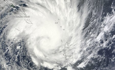 Australienii se pregătesc pentru un ciclon devastator ce va lovi Queensland