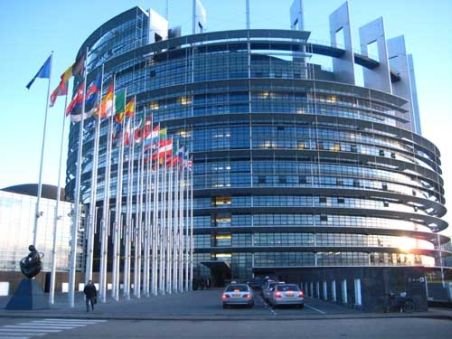 Jaf armat la Parlamentul European, în timpul unui summit cu măsuri de securitate sporite