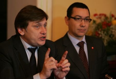 Liderii PNL, PC şi PSD au parafat crearea Uniunii Social-Liberale. Va fi condusă de Ponta şi Antonescu