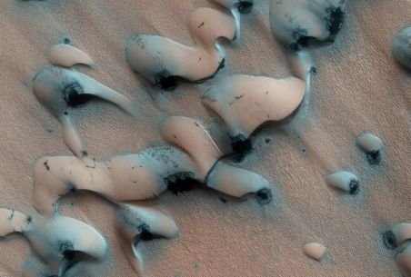 Studiu: Dunele de nisip de pe Marte se deplasează