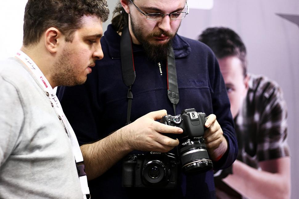 Canon EOS 600D şi 1100D, două noi DSLR-uri lansate concomitent în România şi pe plan internaţional 87843