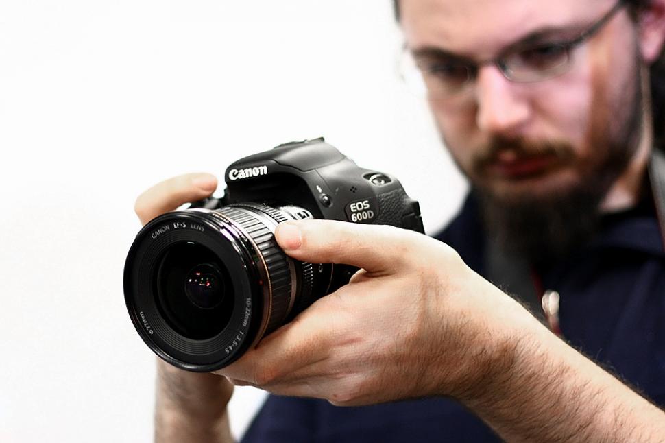 Canon EOS 600D şi 1100D, două noi DSLR-uri lansate concomitent în România şi pe plan internaţional 87848