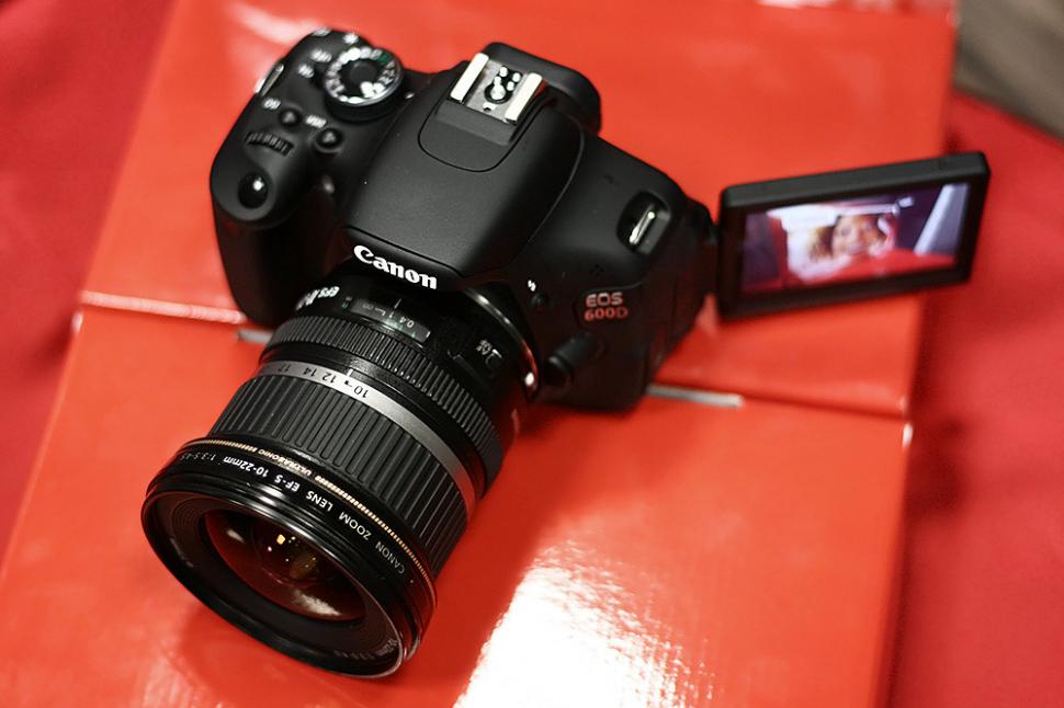 Canon EOS 600D şi 1100D, două noi DSLR-uri lansate concomitent în România şi pe plan internaţional 87855