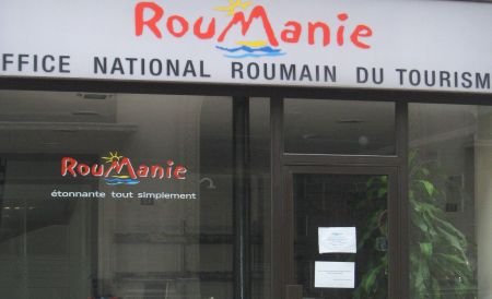 Imaginea oficială a României în Franţa: Uşi închise, logo vechi, anunţuri false
