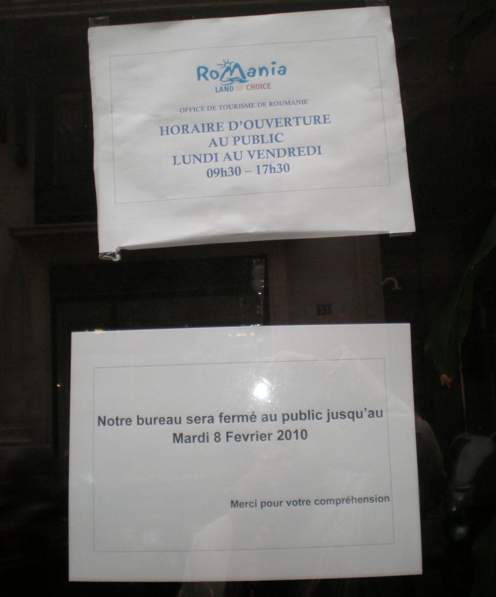 Imaginea oficială a României în Franţa: Uşi închise, logo vechi, anunţuri false 87889