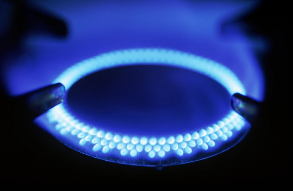 Furnizorii de gaze naturale vor să crească preţul atât pentru consumatorii casnici cât şi pentru cei industriali
