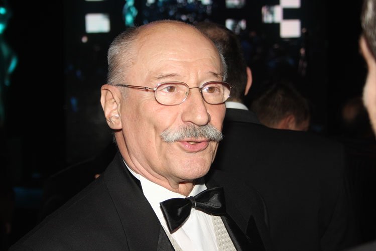 La împlinirea a 78 de ani, Victor Rebengiuc primeşte în dar o stea pe Walk of Fame