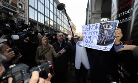 Italia. Mii de femei protestează faţă de indecenţa promovată de Berlusconi