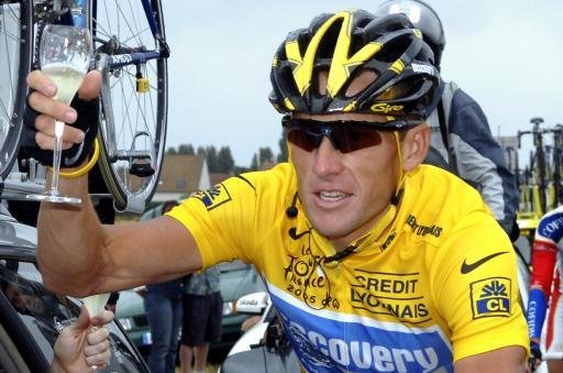Lance Armstrong şi-a anunţat retragerea definitivă din ciclism