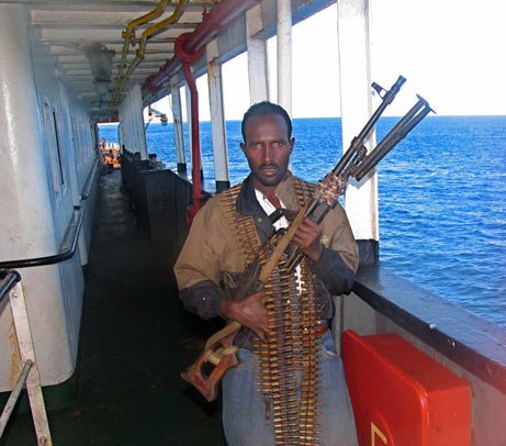 Iaht cu cetăţeni americani, deturnat de piraţii somalezi