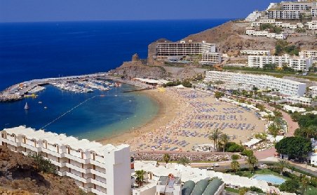 Criza din nordul Africii ajută turismul din Spania