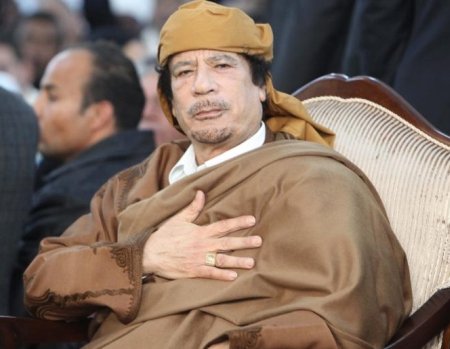 Gaddafi nu a fugit din Libia: „Să nu credeţi posturile câinilor vagabonzi!”