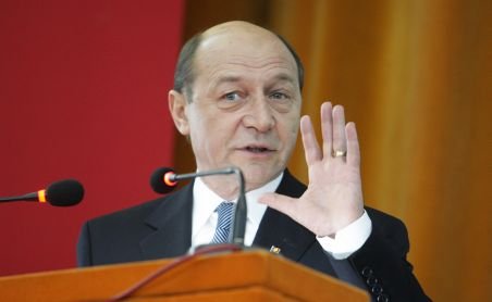 Băsescu: Criza ne-a trezit pe toţi la realitate. Se vor adopta două seturi de măsuri la nivelul UE